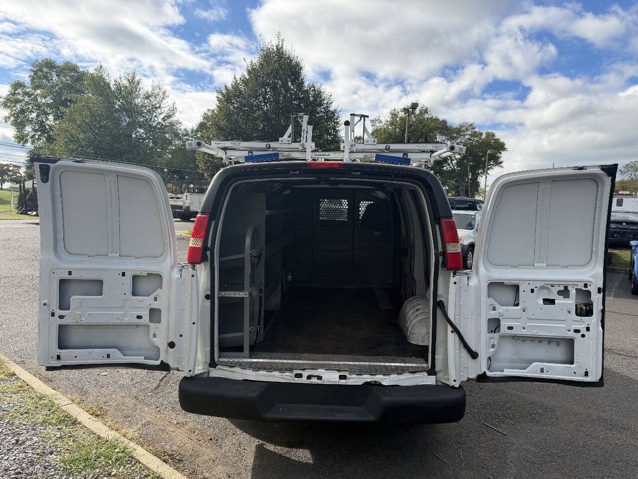 Used 2007 Chevrolet Express 1500 RWD image 14