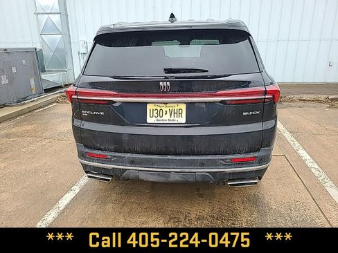 Used 2025 Buick Enclave Preferred image 8