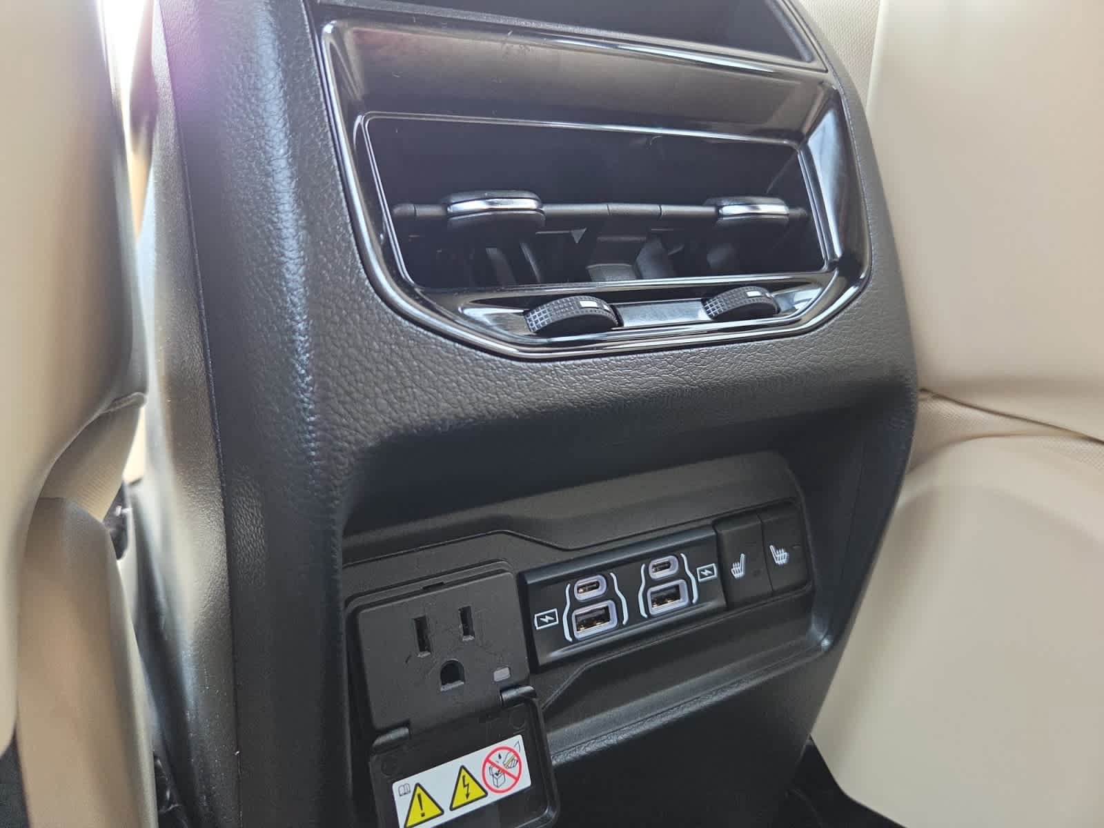 Used 2023 Jeep Grand Cherokee 4WD 4xe image 16