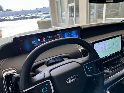 New 2026 Ford Expedition Max Platinum image 33