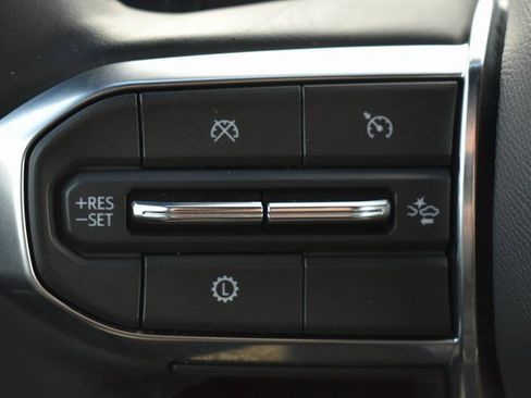 Used 2025 GMC Acadia Elevation image 25