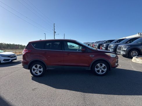 Used 2014 Ford Escape SE image 2