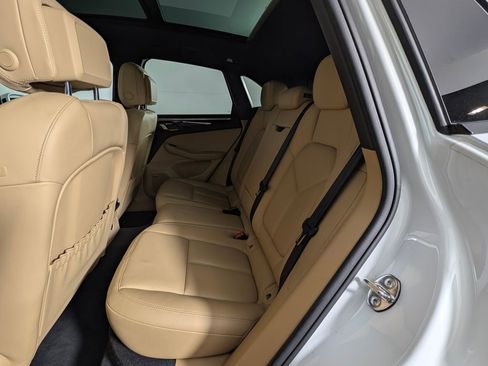 Used 2018 Porsche Macan image 24