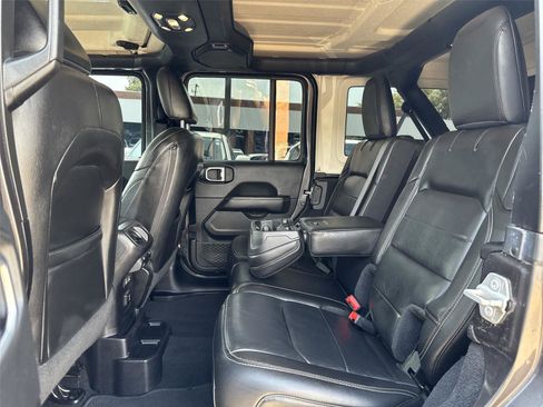 Used 2020 Jeep Wrangler Unlimited Sahara AWD/4WD image 19