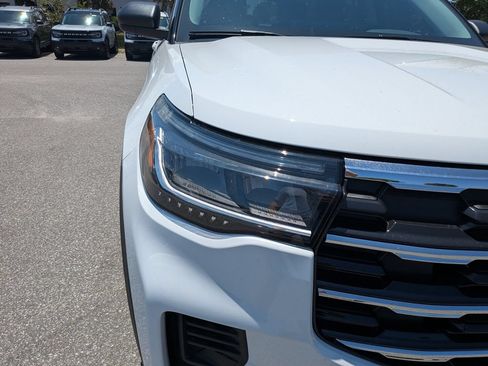 New 2026 Ford Explorer Active RWD image 9