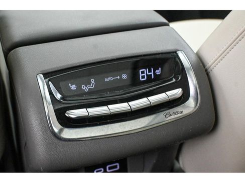 Used 2020 Cadillac XT6 Premium Luxury AWD/4WD image 32