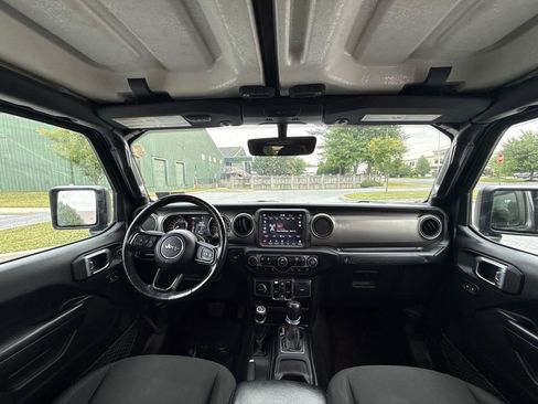 Used 2021 Jeep Gladiator Sport AWD/4WD image 14