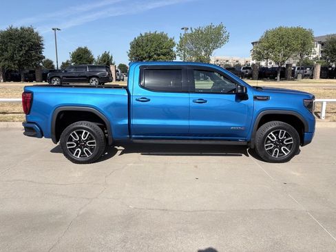 Certified 2022 GMC Sierra 1500 AT4 w/ AT4 Premium Package AWD/4WD image 3