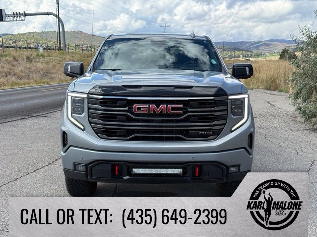 Used 2025 GMC Sierra 1500 AT4 w/ Technology Package AWD/4WD image 9