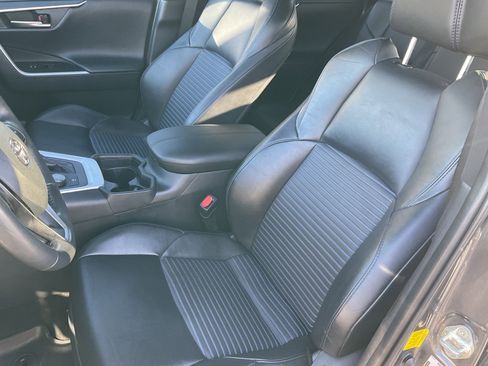 Used 2019 Toyota RAV4 XSE image 34