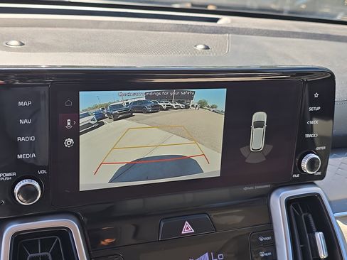 Certified 2022 Kia Sorento S FWD image 24