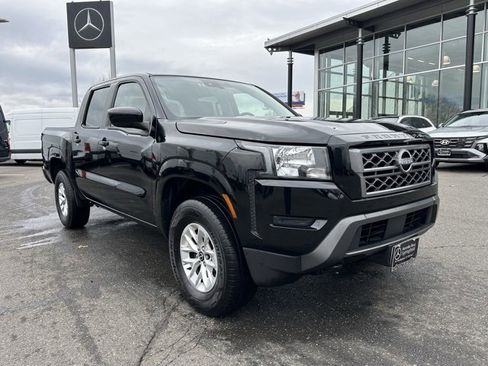Used 2024 Nissan Frontier SV image 1