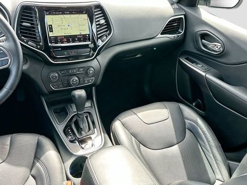 Used 2019 Jeep Cherokee Limited image 23