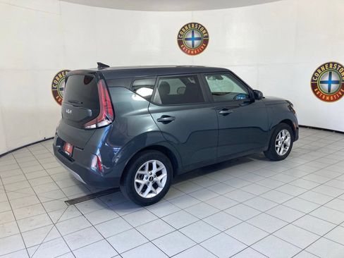 Used 2025 Kia Soul LX w/ LX Technology Package FWD image 17