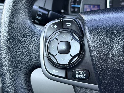 Used 2012 Toyota Camry LE FWD image 31