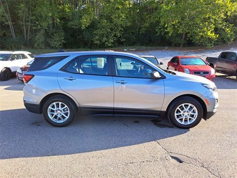 Used 2023 Chevrolet Equinox LS image 6