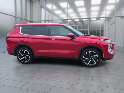 Used 2023 Mitsubishi Outlander SE AWD/4WD image 9