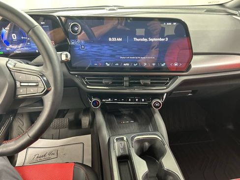 Certified 2025 Chevrolet Equinox EV RS FWD image 18