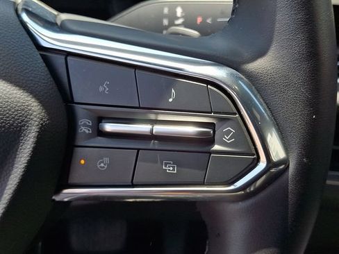 Used 2025 Chevrolet Equinox LT FWD image 19