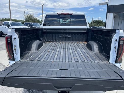 New 2026 GMC Sierra 2500 AT4 w/ AT4 Premium Plus Package AWD/4WD image 12