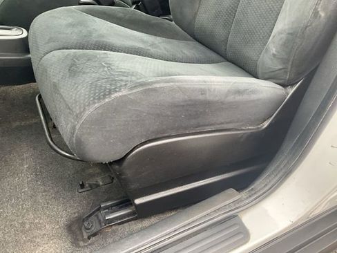 Used 2010 Nissan Versa 1.8 S image 25