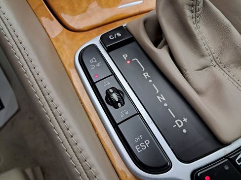 Used 2007 Mercedes-Benz SL 600 image 32