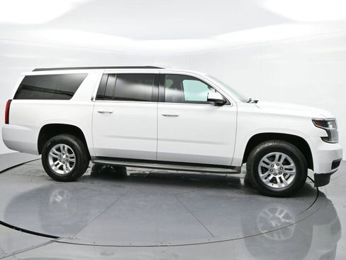 Used 2015 Chevrolet Suburban LT image 7
