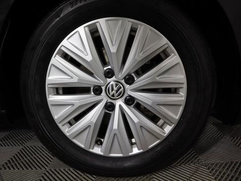 Used 2019 Volkswagen Jetta S w/ Driver Assistance Package image 32