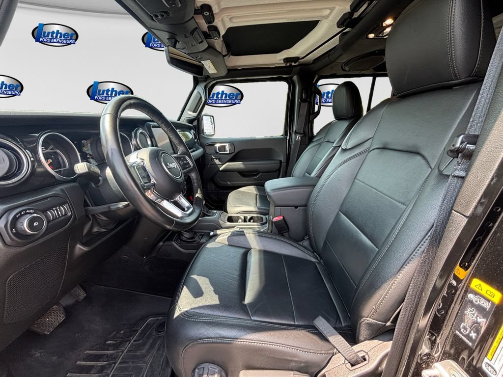 Used 2022 Jeep Wrangler Unlimited Sahara AWD/4WD image 11