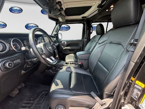 Used 2022 Jeep Wrangler Unlimited Sahara AWD/4WD image 11