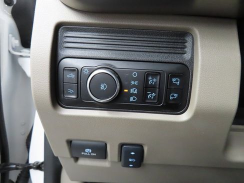 Used 2025 Ford F450 Platinum w/ Platinum Plus Package image 45