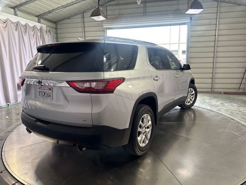 Used 2018 Chevrolet Traverse LT FWD image 5
