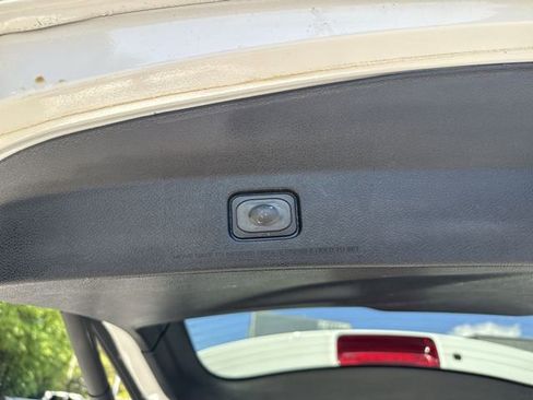 Used 2017 Ford Explorer XLT w/ Equipment Group 202A FWD image 14