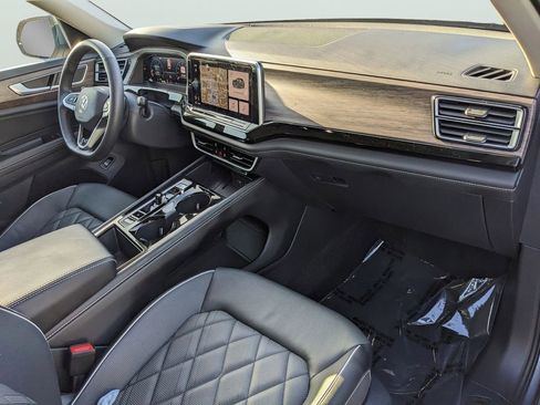 Used 2025 Volkswagen Atlas SEL Premium R-Line AWD/4WD image 12