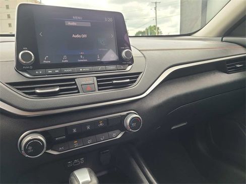 Used 2022 Nissan Altima 2.5 SR image 28
