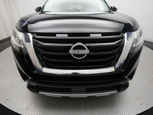 Certified 2024 Nissan Pathfinder Platinum w/ Cargo Package image 22