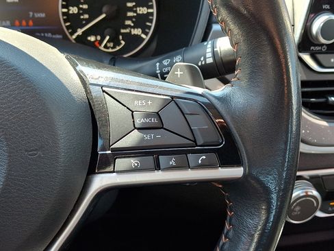 Used 2024 Nissan Altima 2.5 SR FWD image 23