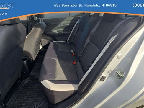 Used 2020 Nissan Versa SV image 17