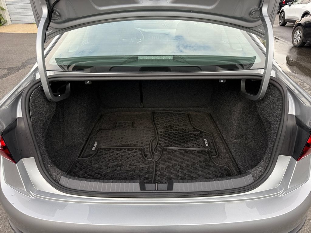 Used 2022 Volkswagen Jetta S FWD image 23