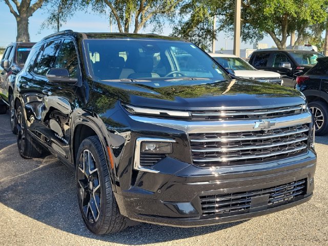 Used 2025 Chevrolet Traverse High Country w/ LPO, Floor Liner Package AWD/4WD image 2