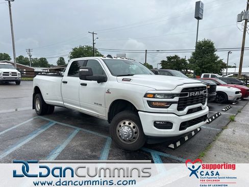 Used 2026 RAM 3500 Big Horn AWD/4WD image 1
