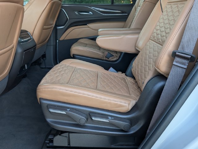 Used 2024 Cadillac Escalade Sport w/ Touring Package AWD/4WD image 33