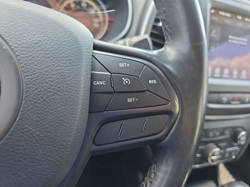 Used 2021 Jeep Cherokee Trailhawk AWD/4WD image 20