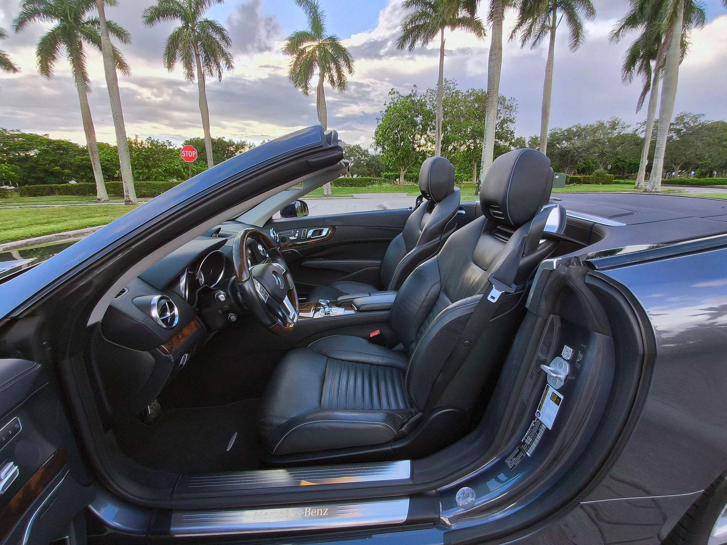 Used 2014 Mercedes-Benz SL 550 image 11