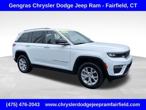 Used 2023 Jeep Grand Cherokee Limited w/ Trailer Tow Prep Group (B) AWD/4WD image 7