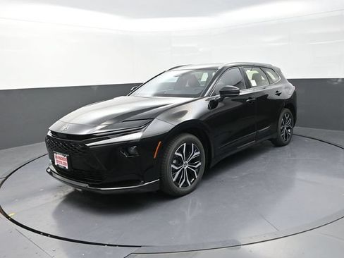 Certified 2025 Toyota Crown Signia AWD/4WD image 3
