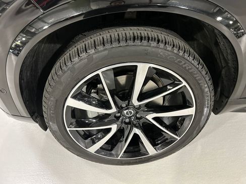 Used 2023 Volvo XC90 B5 Plus w/ Protection Package Premier AWD/4WD image 8