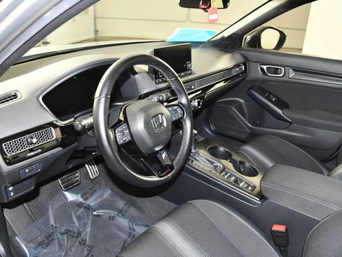 Used 2024 Honda Civic Sport image 2