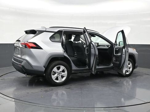 Used 2021 Toyota RAV4 XLE FWD image 28