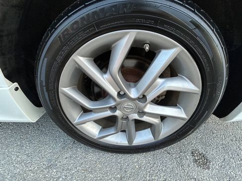 Used 2015 Nissan Sentra SR w/ Navigation Package FWD image 15